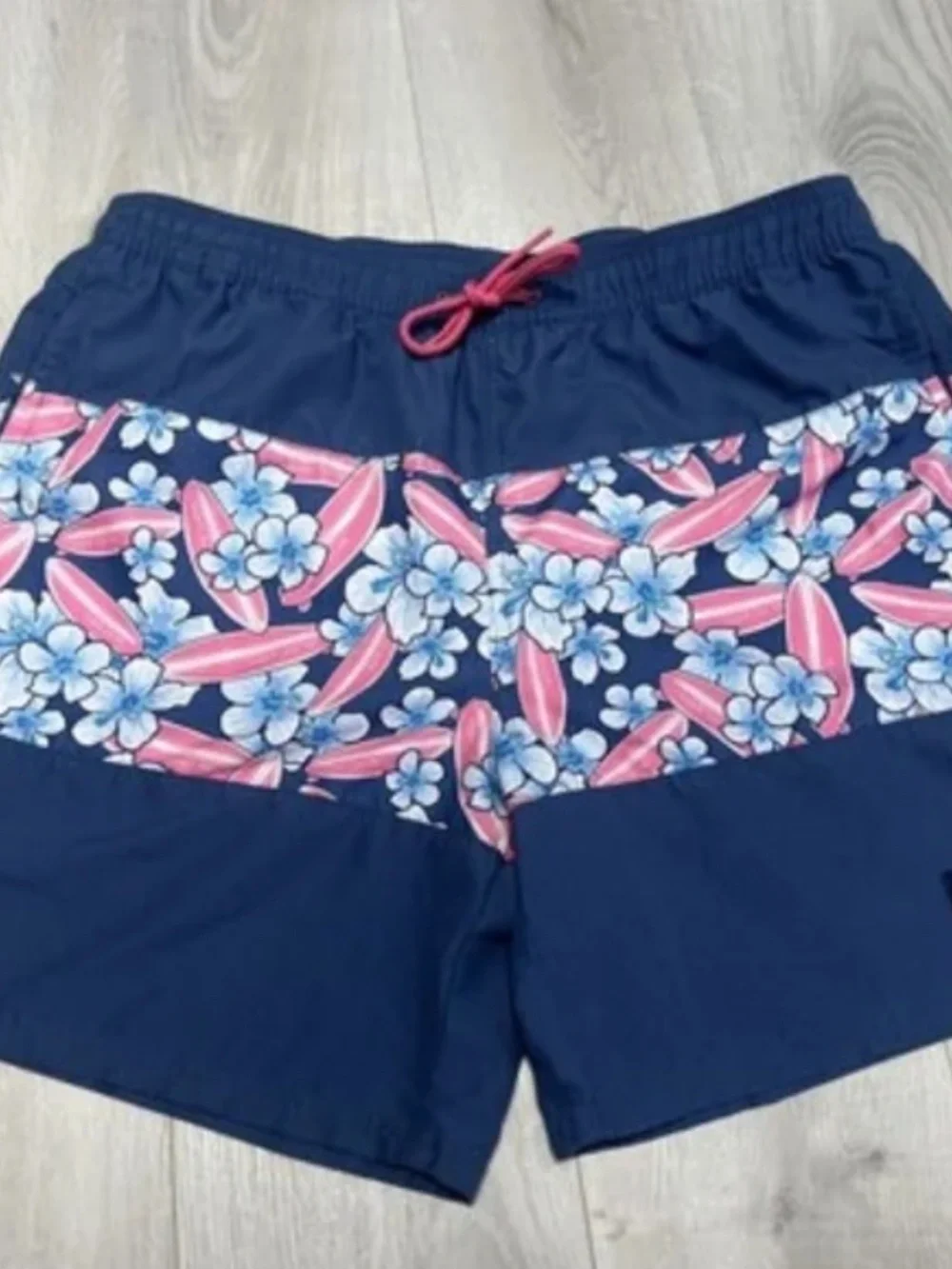 Vineyard Vines Pieced Surfboard Chappy Swim Trunks Men's size XL 6